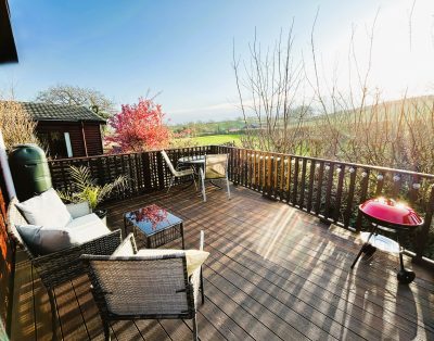 ‘Bluebell Lodge’ Riverside retreat for couples in Cornwall