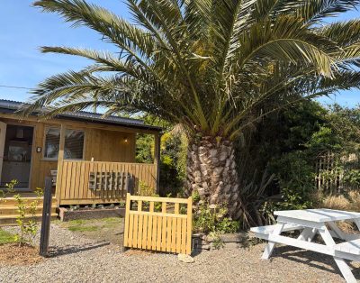 ‘Fygy Cabin’ ~ A Cosy Shepherds Hut for two in the Village of St Merryn Cornwall
